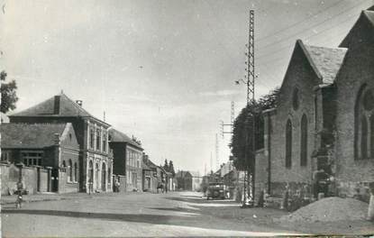 / CPSM FRANCE 02 "Etréaupont, rue de la libération"