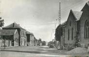 02 Aisne / CPSM FRANCE 02 "Etréaupont, rue de la libération"