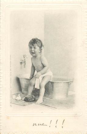 CPA NU / ENFANT / le Bain