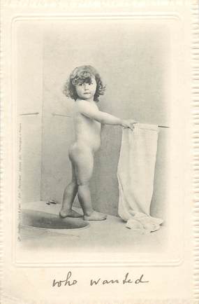 CPA NU  /  ENFANT /  le   Bain