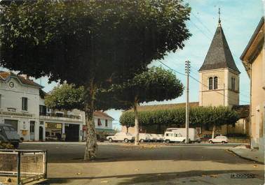 / CPSM FRANCE 01 "Dompierre sur Veyle, la place et l'église"