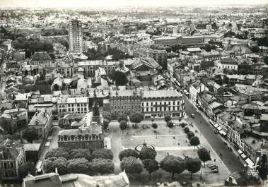 / CPSM FRANCE 42 "Roanne, place de l'hôtel de ville"