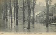 77 Seine Et Marne CPA FRANCE 77 "Melun, inondations 1910, Quai de la Courtille"