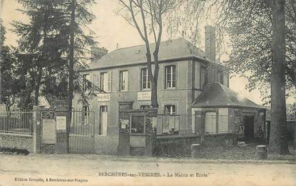 / CPA FRANCE 28 "Berchères sur Vesgres, la mairie et la poste"