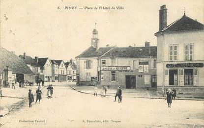 CPA FRANCE 10 "Piney, place de l'Hotel de Ville, Epicerie mercerie"