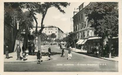 CPSM FRANCE 20 "Corse, Ajaccio, le cours Napoléon"