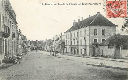 / CPA FRANCE 21 "Semur, rue de la Liberté et sous préfecture"