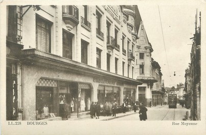 / CPA FRANCE 18 "Bourges, rue Moyenne "