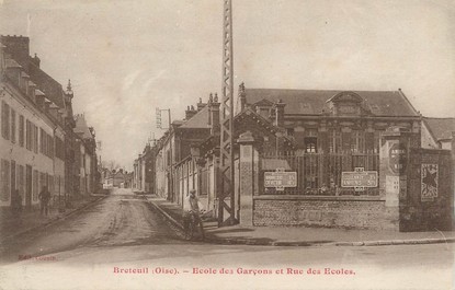/ CPA FRANCE 60 "Breteuil, école des garçons et rue des écoles"