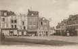 / CPA FRANCE 60 "Breteuil, place de l'hôtel de ville et rue de Paris"