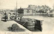 80 Somme CPA FRANCE 80 "Amiens, le port d'Amont et le sport nautique" / BATELLERIE 