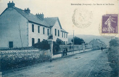 / CPA FRANCE 12 "Recoules, la mairie et les écoles"