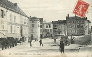 55 Meuse / CPA FRANCE 55 "Vaucouleurs, la place Pétry"