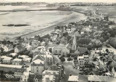 / CPSM FRANCE 50 "Saint Pair sur Mer, vue aérienne, l'église"