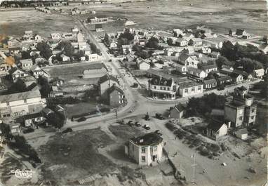 CPSM FRANCE 50 "Saint Martin de Bréhal, vue aérienne, le centre"