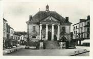 16 Charente / CPSM FRANCE 16 "Chateauneuf sur Charente, l'hôtel de ville"