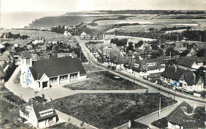 / CPSM FRANCE 76 "Berneval sur Mer, mairie et place de l'église"