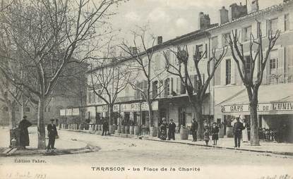 CPA FRANCE 13 "Tarascon, la Place de la Charité"