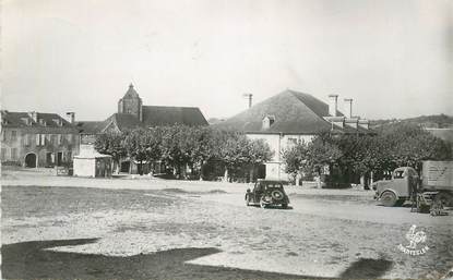 CPSM FRANCE 64 "Monein, place Marcadieu et les Halles"