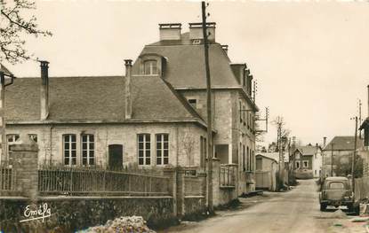 / CPSM FRANCE 19 "Sornac, la mairie et les écoles"