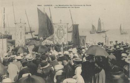 / CPA FRANCE 56 "Larmor, la bénédiction des courreaux de Groix"