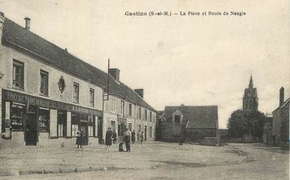 CPA FRANCE 77 "Gastins, la Place et rte de Nangis"