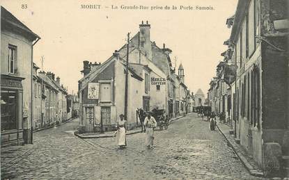 CPA FRANCE 77 "Moret sur Loing, la grande rue prise de la Porte Samois"