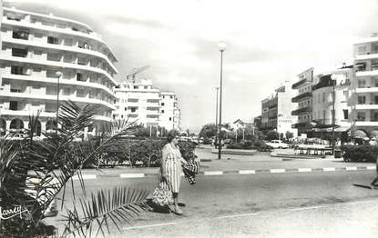 CPSM FRANCE 66 "Canet Plage, place de la Méditerranée"