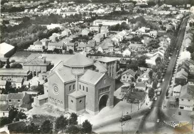 CPSM FRANCE 44 "Nantes, l'Eglise Sainte Thérèse"