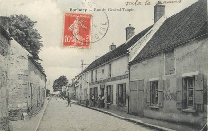 / CPA FRANCE 60 "Barbery, rue du général Taupin"