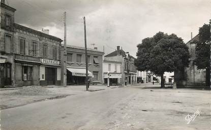 CPSM FRANCE 33 "Saint Christoly de blaye, la place centrale"