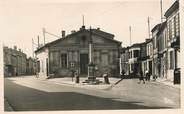 33 Gironde CPSM FRANCE 33 "Carbon Blanc, place de la mairie"