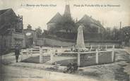 60 Oise / CPA FRANCE 60 "Bourg en Vexin, place du fort de ville et le monument"