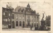 15 Cantal CPA FRANCE 15 "Saint Flour, place de l'Hotel de Ville"