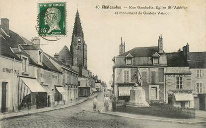 CPA FRANCE 28 "Chateaudun, rue Gambetta et Eglise Saint Valérien"