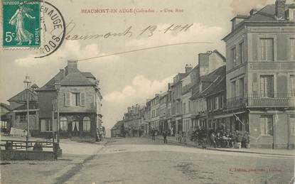 CPA FRANCE 14 "Beaumont en Auge, une rue"