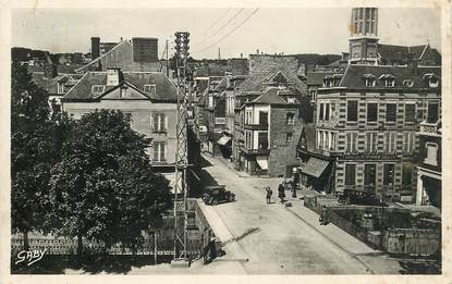 CPSM FRANCE 14 "Condé sur Noireau, le pont et la rue de la République"