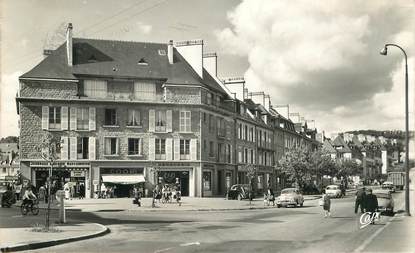 CPSM FRANCE 14 "Condé sur Noireau, l'avenue de Verdun"