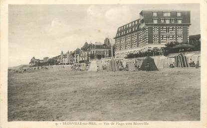 CPA FRANCE 14 "Blonville sur Mer, vue de la plage vers Bénerville"