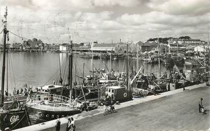 CPSM FRANCE 29 "Concarneau, le Port vers la Mouvelle Criée"