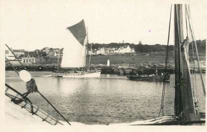 CPSM FRANCE 29 "Concarneau, Thonier sortant du port"