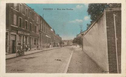 / CPA FRANCE 54 "Piennes, rue des écoles"