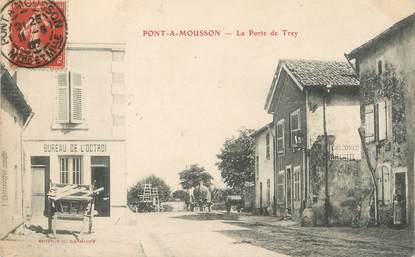 / CPA FRANCE 54 "Pont à Mousson, la porte de Trey"