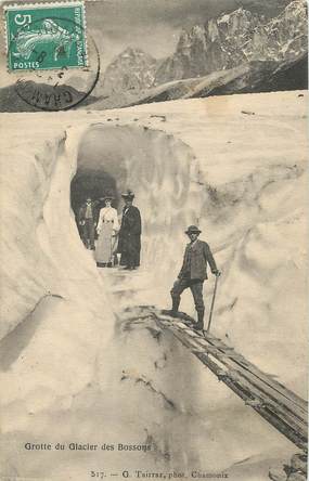 / CPA FRANCE 74  "Chamonix, grotte du glacier des Bossons"