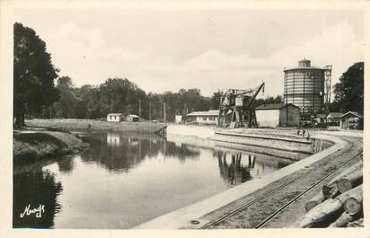 / CPSM FRANCE 80 "Abbeville, vue sur le port"