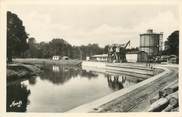 80 Somme / CPSM FRANCE 80 "Abbeville, vue sur le port"