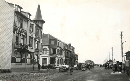 / CPSM FRANCE 80 "Fort Mahon, l'avenue de la plage"