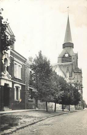 / CPSM FRANCE 80 "Montdidier, église Saint Pierre et le presbytère"