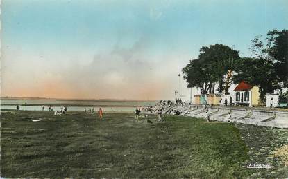 / CPSM FRANCE 80 "Saint Valery sur Somme, la plage de la ville"