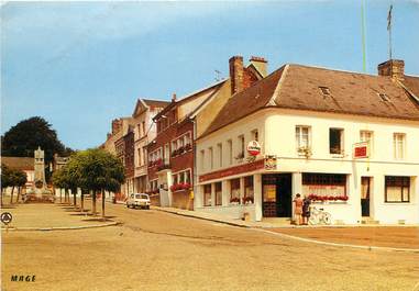 / CPSM FRANCE 80 "Crecy en Ponthieu, place Jean de Luxembourg"